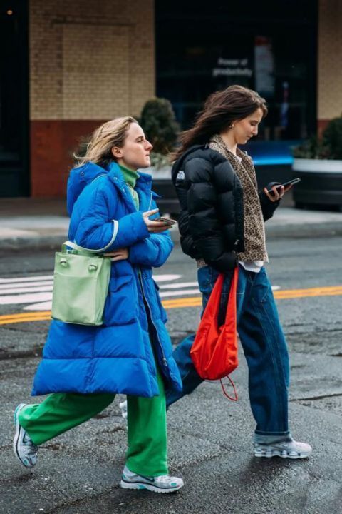 时髦|运动鞋才是冬日穿搭的标配，时髦精们都这在穿