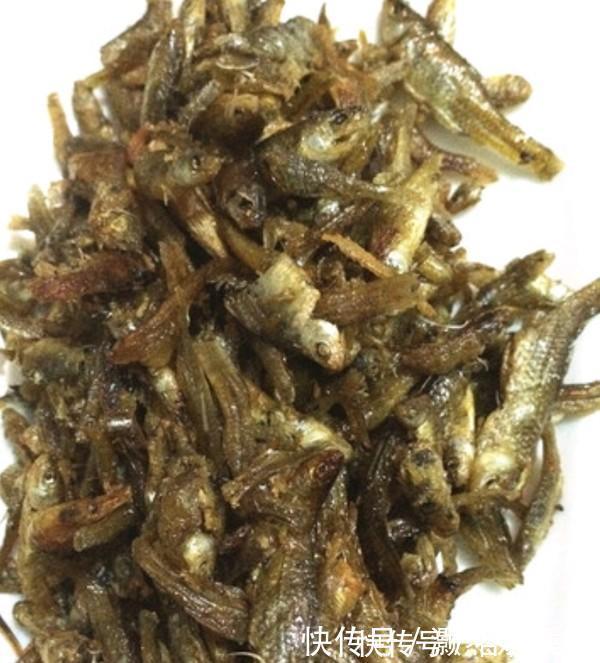 尖椒|遇到这种鱼我总要买2斤,含钙量特别高,家里小美女吃了长高高!