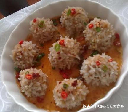 糯米加4个鸡蛋一蒸，没想到非常好吃，咸香软糯，孩子特爱吃