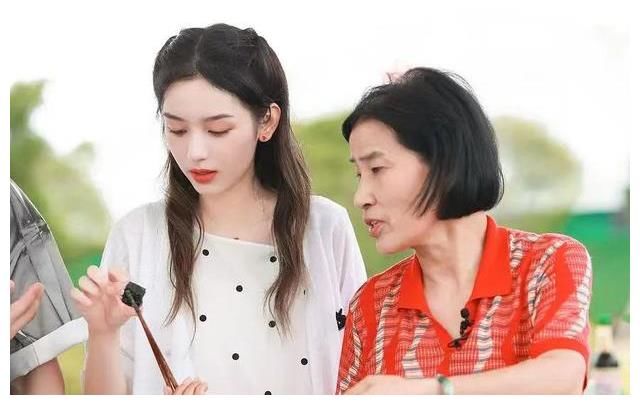 周也|《中餐廳5》下期要爆，姚安娜親友團參與錄制，父親姐姐誰會來？