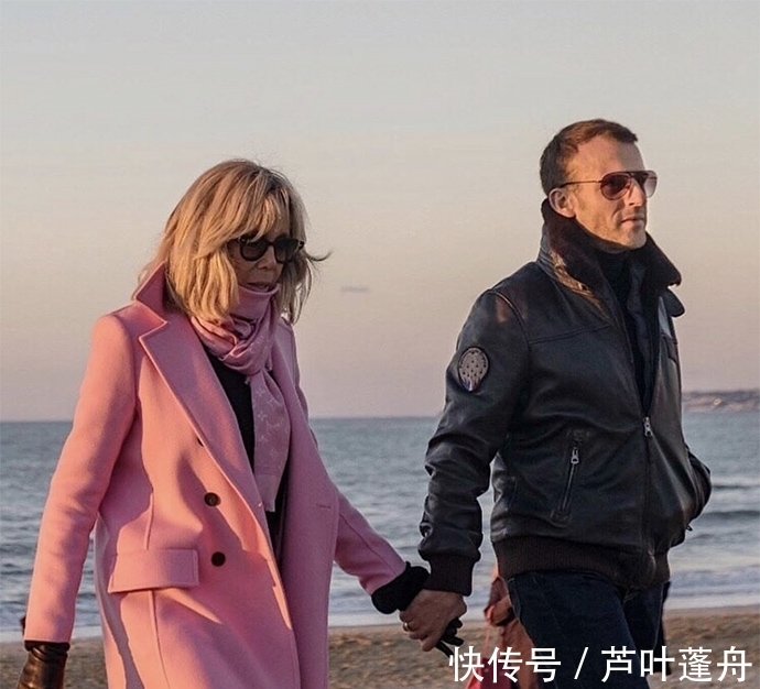 大衣|布丽吉特盘起凌乱短发减龄20岁!仅仅一条拼接蓝裙,美得眼前一亮