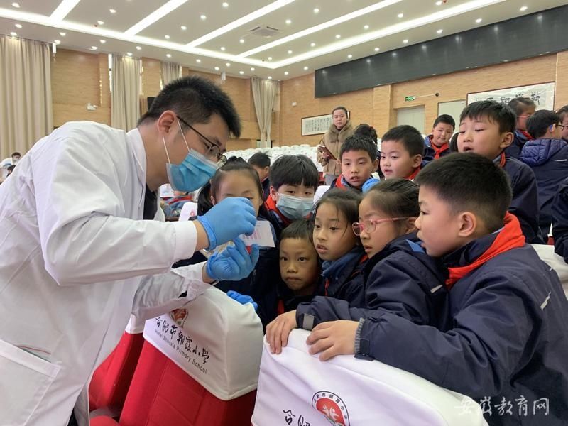 合肥经开区“食品安全进校园”活动走进合肥市朝霞小学