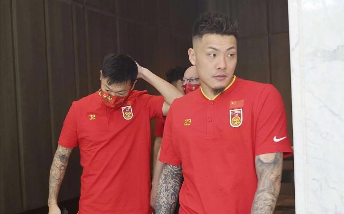 越南|洛国富出战,国足组首发11人强攻,韦世豪搭档武磊,王大雷将首秀
