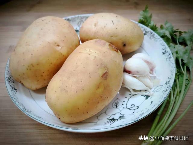 土豆丝|夏天爱出汗，身体疲倦困乏，这种高钾食物别忘吃，蒸熟一煎，真香