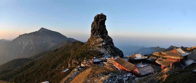 梵净山|实拍地球上建的最险要的房屋，这里被称作是“天下众名山之宗”