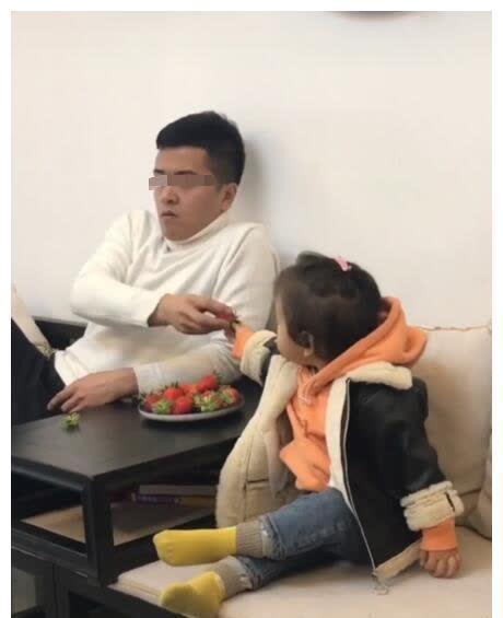 老公|妈妈出差一周,老公报喜说宝宝长了两斤,发来视频一看,哭笑不得