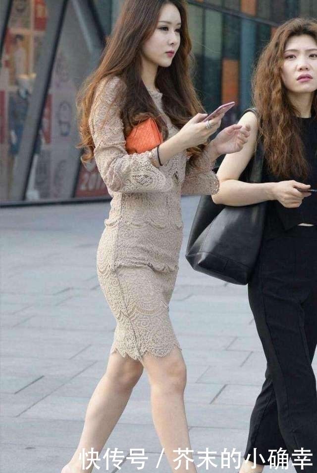 身穿|街拍: 身穿蕾丝连衣裙的小姐姐, 背影真美