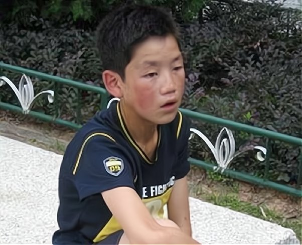 他是《变形计》最清醒的农村娃，靠读书走出深山，逆袭成国防生