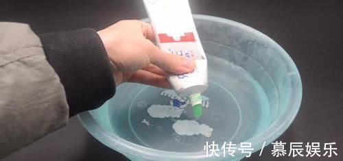 洗脸|牙膏加维生素E洗脸,解决了很多男人女人的困扰,看完涨知识了