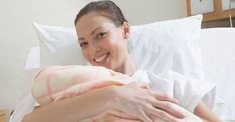 产妇|剖腹产横切和竖切的区别,产科医生若还想生二胎,尽量别选错