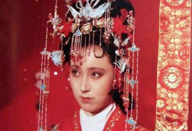  黛玉|薛宝钗真得愿意嫁给贾宝玉吗？这两件事，就能得出正确答案