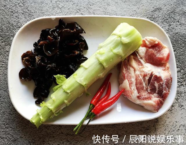 一人|我和儿子的简餐,30分钟搞定,一人一大盘,儿子直呼太好吃啦
