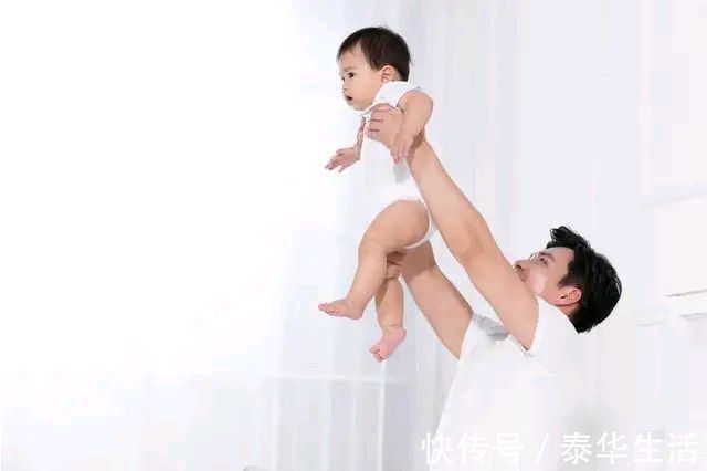 丁妈|6个月宝宝发育得好不好看这5个方面,都具备说明娃发育的好