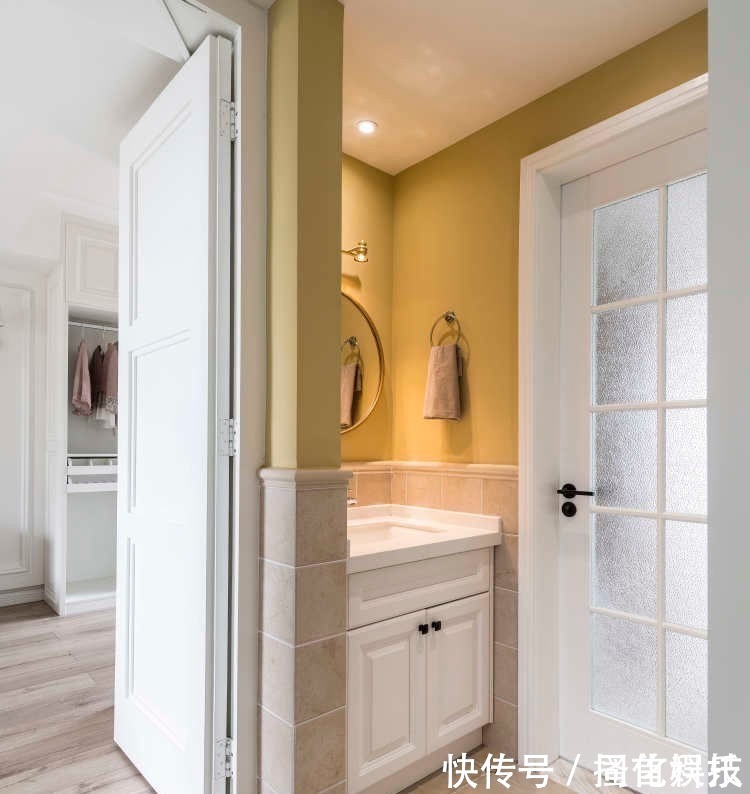 李雨晴|“独居老人”的蜗居,舒适不失趣味,专门设计的墙漆更是独一无二