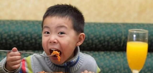 孩子腿部有这2个“特点”,“大长腿”跑不了,有的话就偷着乐吧