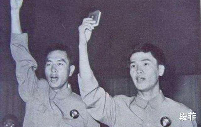 台湾飞行员黄天明,驾战机回归大陆获总理