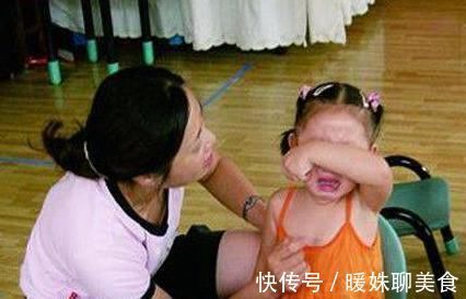 妈妈|宝妈有话说,妈妈在班级群发错信息,刚撤回就接到老师的电话你孩子被开除了