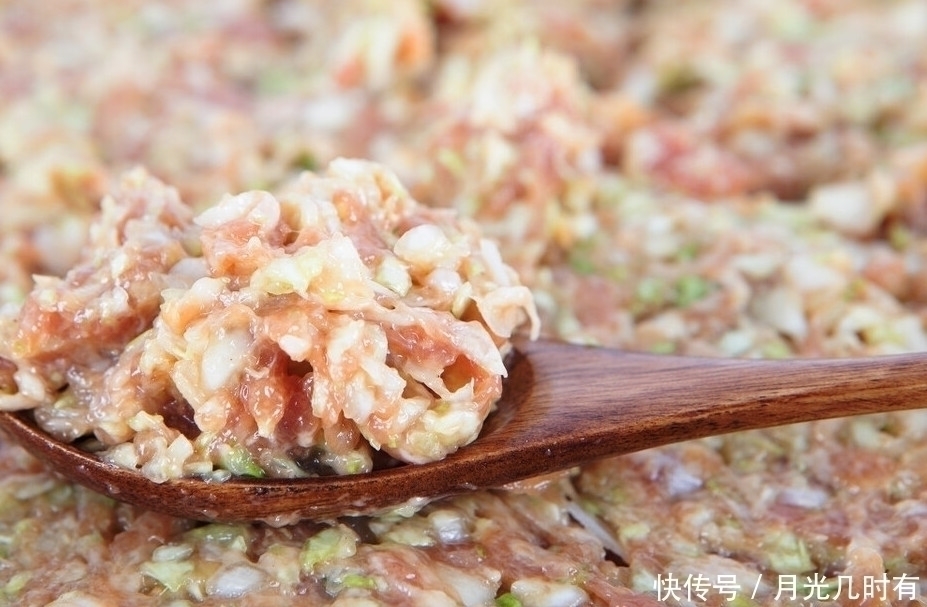 不管调什么饺子馅,3种调料不能少,很多人不放,难怪饺子不鲜香
