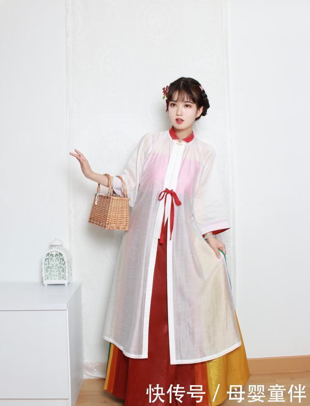 元素|最近火了一种叫“彩虹”的汉服,新奇又好看,路人也喜欢