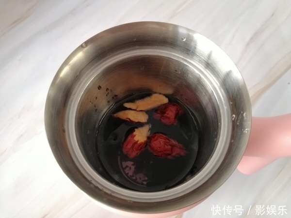 黑芝麻|70岁外婆养生秘诀被发现，每天早晨喝一碗，脸色红润，身体强健