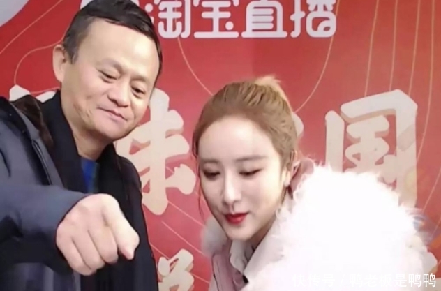 仅次|拼多多已“弯道超车”!活跃买家仅次阿里巴巴,两大巨头做出对策