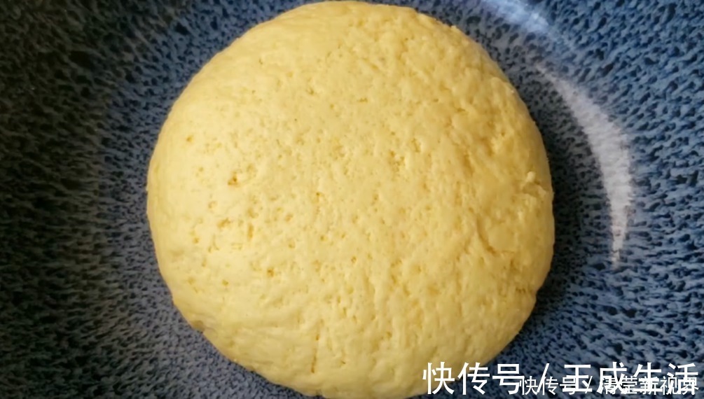 红糖|小米别再熬粥了,加2个鸡蛋,简单一做,营养又美味,出锅抢着吃