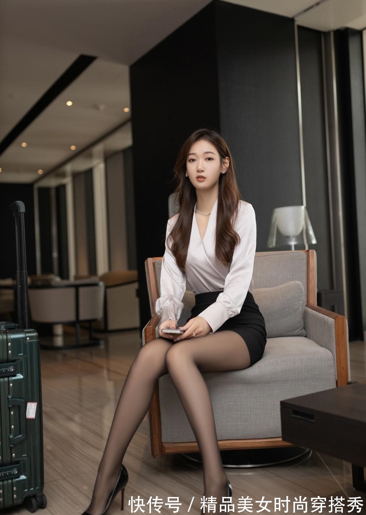 妹们 简约又精致的穿搭，适合职场通勤的小姐妹们，妥妥的职场达人