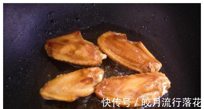 鸡翅|鸡翅简单好吃的做法，酥香入味还不油腻，详细步骤教给你！