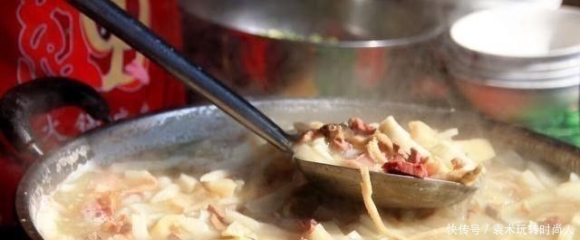 羊肉|羊汤店老板透露炖羊肉时,这3样缺一不可,汤浓肉香,膻味全无