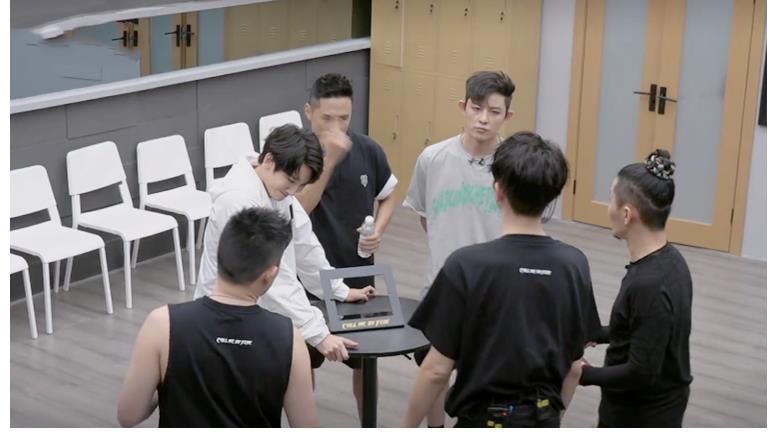 舞臺(tái)|《披荊斬棘的哥哥》：李云迪、麥亨利暫別舞臺(tái)，觀眾卻只為一人遺憾