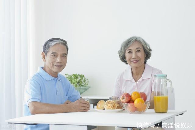 老年人的晚餐,多“讲究”不是坏事,做到这4点,营养好吸收