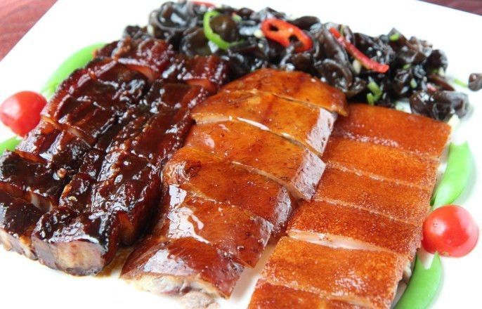 端过来|老板请客只点了1道菜,以为是抠门,端过来后所有人都大吃一惊