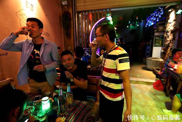 吸烟喝酒|坦白说:老年痴呆也许“偏爱”这4类人,真心希望你不在其中