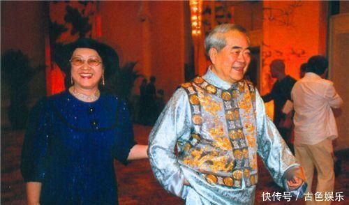 须遵德|他长期靠同学救济,却私下与其妻子密会10年,还将他2儿子改了姓