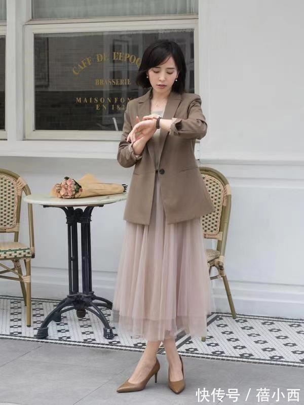 半身裙|秋天穿适合自己的半身裙太重要了,看穿搭示范,少走弯路提升气质