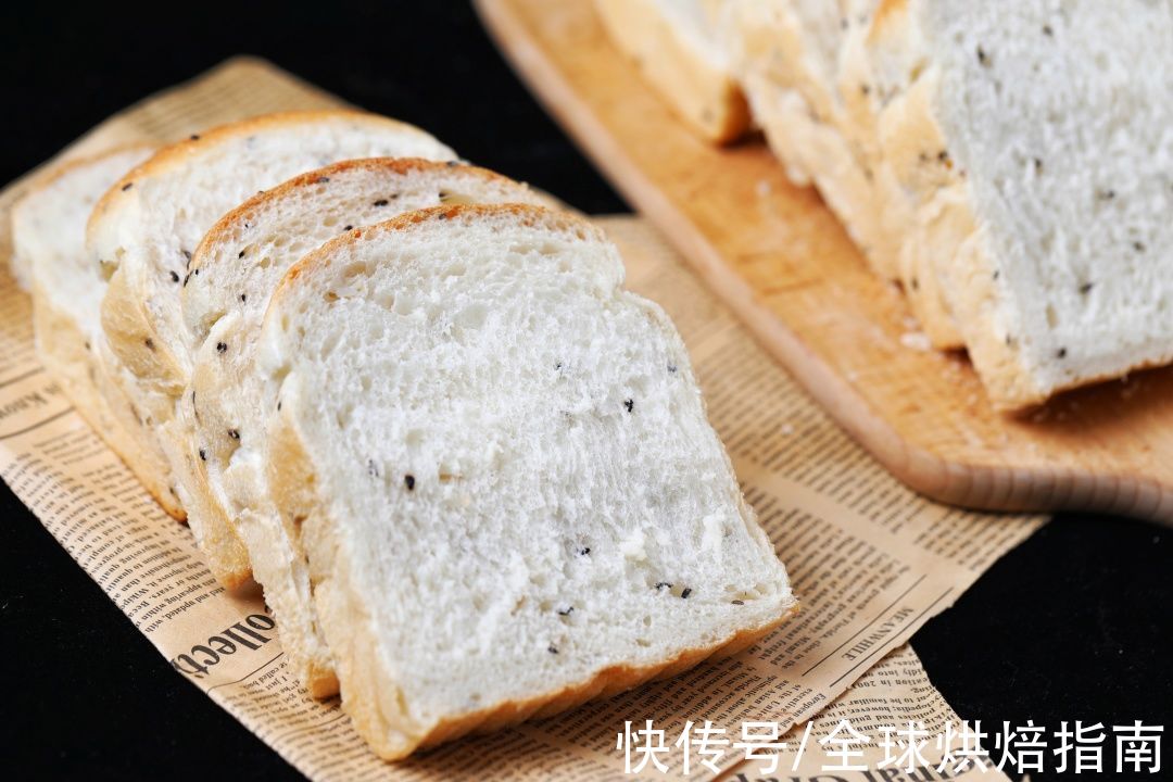日式米吐司松软香甜有弹性，竟然是吐司界的纯真少女
