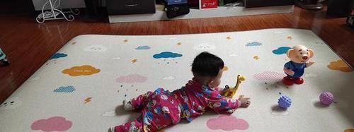 好处|嫌宝宝在地上爬太脏?爬行的“四个”好处,家长可能还不了解