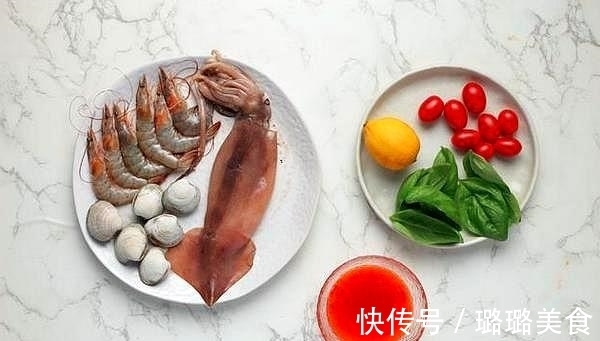 泰式海鲜酸辣汤|10分钟搞定泰式海鲜酸辣汤,清爽又开胃,还够鲜
