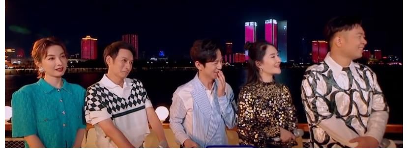 谢娜|芒果台中秋晚会太冷清！谢娜产后首秀状态不佳，去流量后收视暴跌