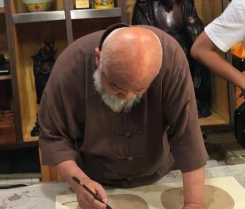 书法作品!老戏骨李琦书法作品遭批评:手法不专业,毫无艺术可言