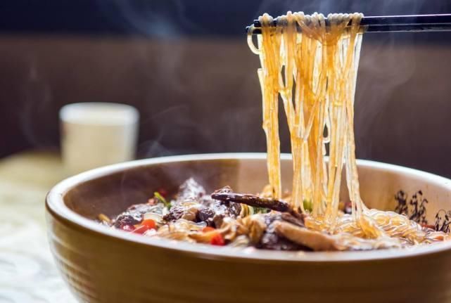 麻婆豆腐|老外用筷子夹不起来的4种菜,中国网友第四种我们也不行