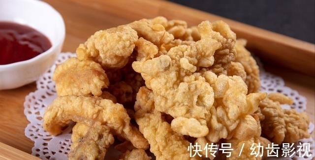 炸酥肉，用淀粉还是面粉？四川大厨教你一招，焦香酥脆不回软
