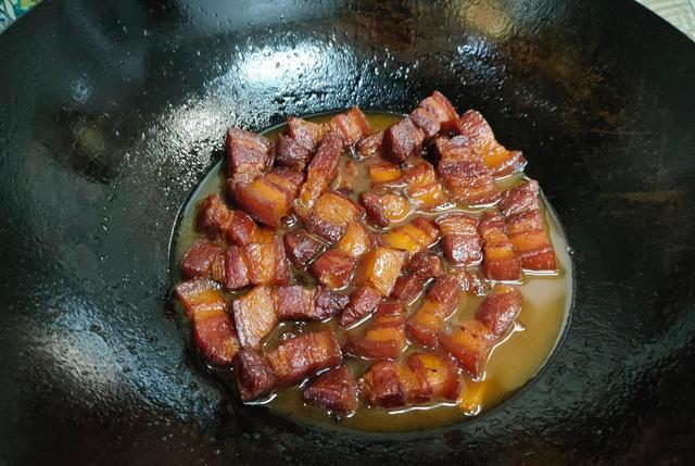 只加|爷爷用了几十年的红烧肉做法,只加四种香料,软糯入味、红亮诱人