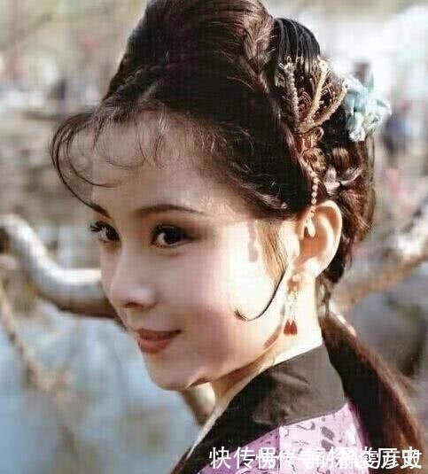 贾宝玉|小小的怡红院，有多少人在算计晴雯？贾宝玉无意之中说出残酷真相