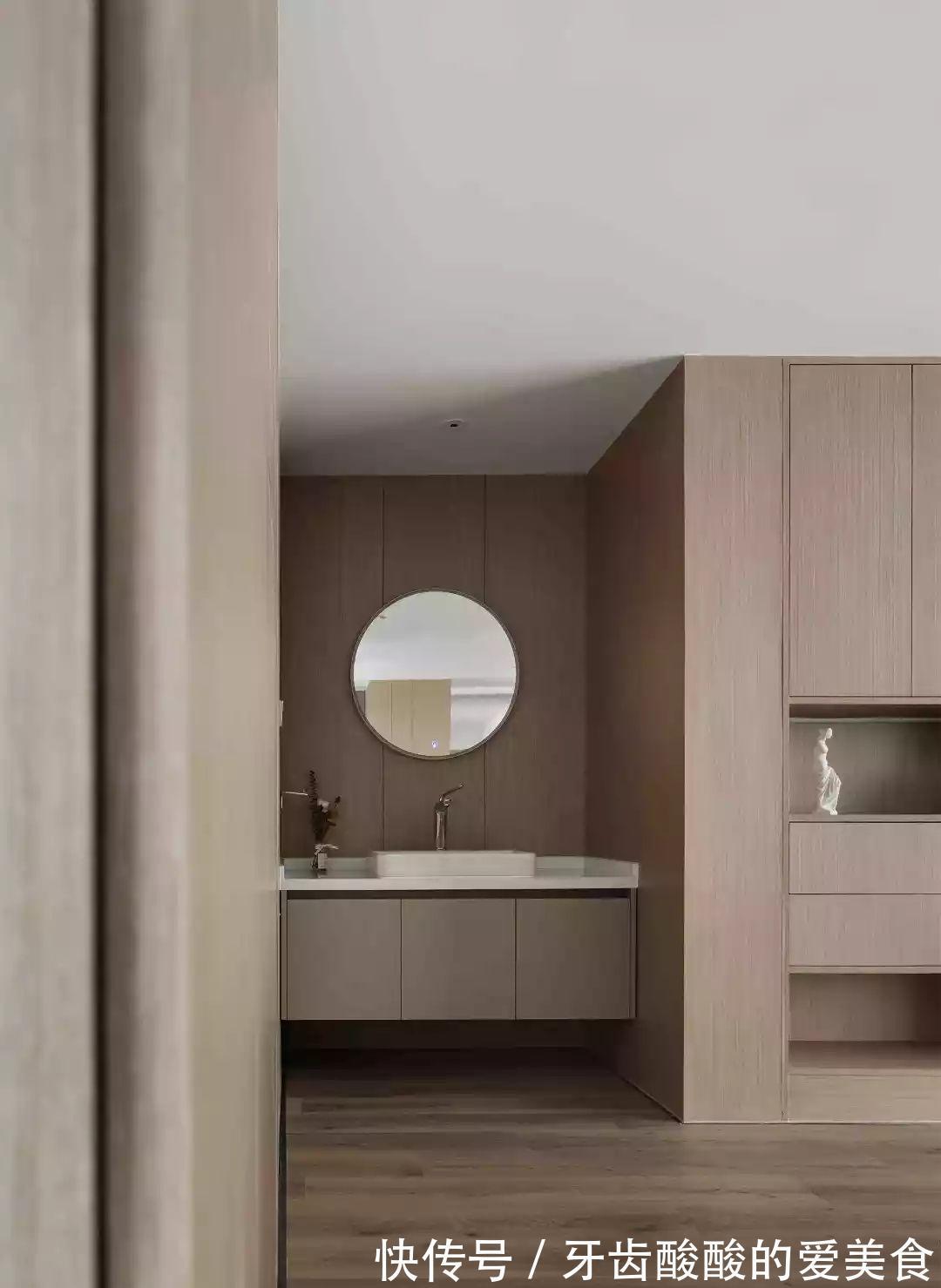 简约|150㎡现代简约,客厅太宽敞,装个矮墙电视墙,隔出一个办公房