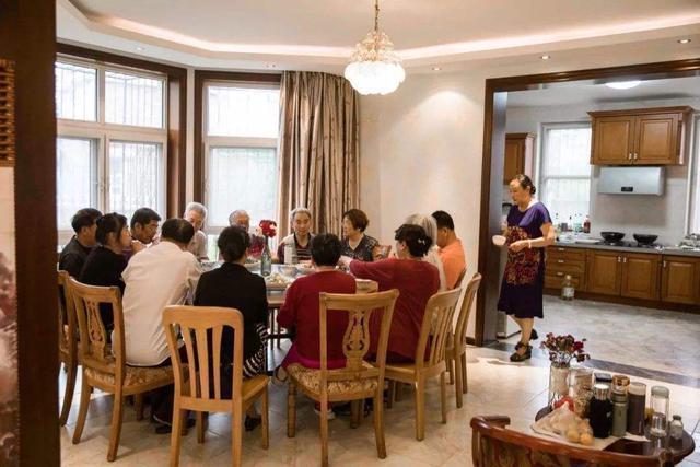 一线城市|“新型养老”正在蔓延,既不麻烦儿女也不用带娃,养老也可以很潮