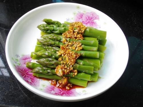 肝脏|中年人想长寿,3种食物经常吃,养胃健脾,排毒清肠,好处多多