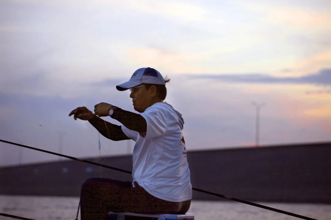 冬天钓鲫鱼就不好钓?用这个“偏门”钓法,大板鲫照样连杆上