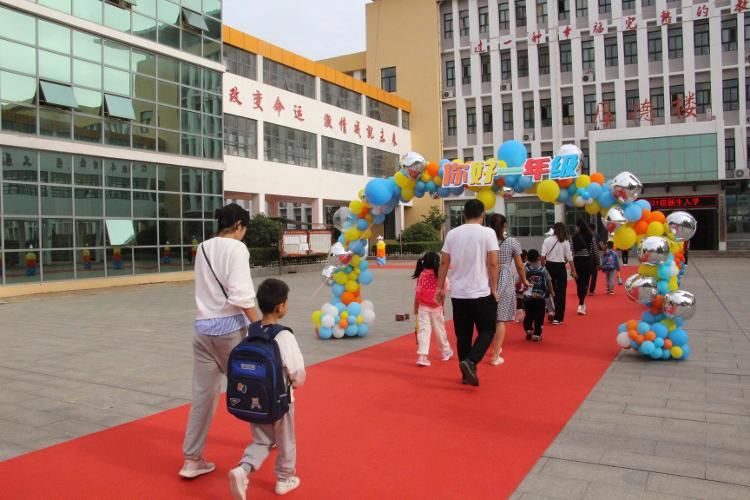 新生入学|莒南五小喜迎一年级新生入学报到