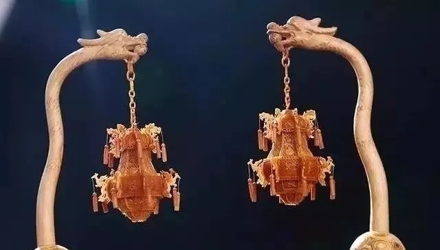 榫卯|70多个零件组成的橄榄核雕您见过吗?而且还是榫卯结构